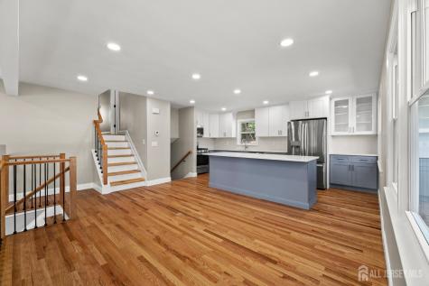 41 Oakwood Drive Sayreville NJ 08859