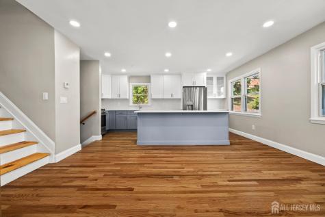 41 Oakwood Drive Sayreville NJ 08859