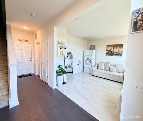 338 South Drive North Brunswick NJ 08902