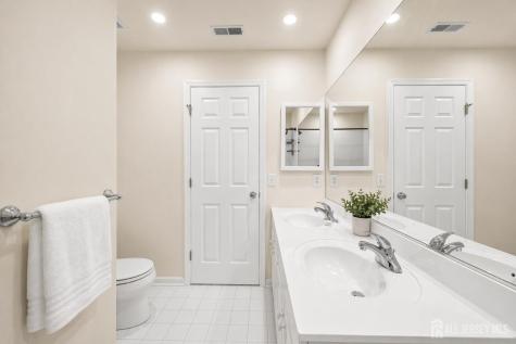 16 Edinburg Circle Old Bridge NJ 07747