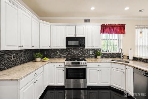 16 Edinburg Circle Old Bridge NJ 07747