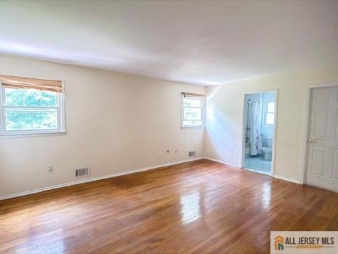 13 Greenwich Road Edison NJ 08820