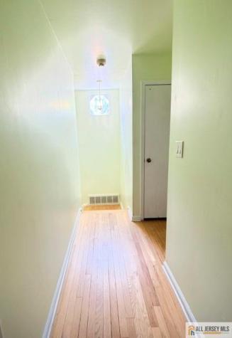 13 Greenwich Road Edison NJ 08820