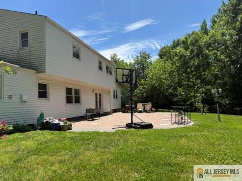 13 Greenwich Road Edison NJ 08820