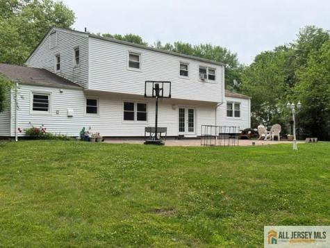 13 Greenwich Road Edison NJ 08820