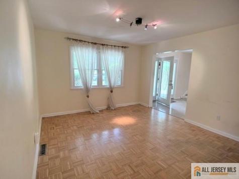 13 Greenwich Road Edison NJ 08820
