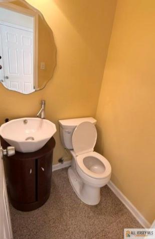 13 Greenwich Road Edison NJ 08820