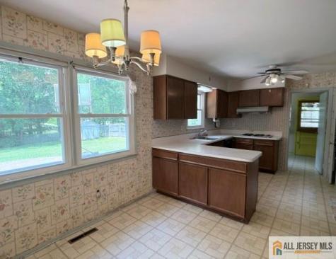13 Greenwich Road Edison NJ 08820