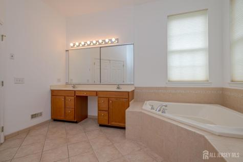 3 Hogan Way Monroe NJ 08831