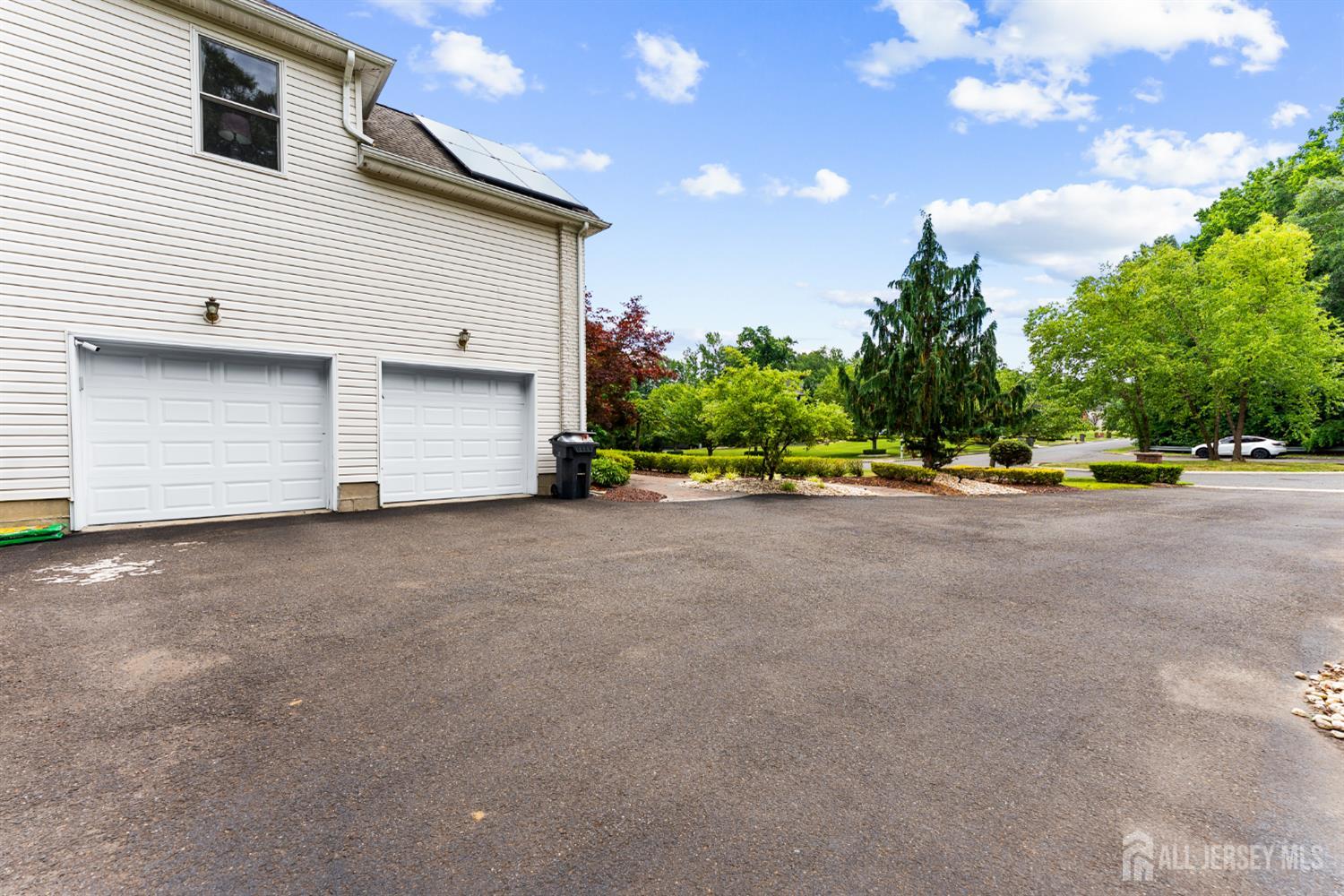16 Dakota Drive Old Bridge NJ 08857