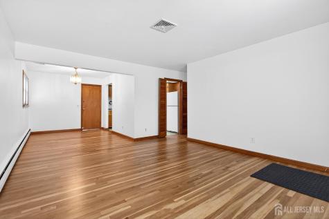 56 Whitman Street Carteret NJ 07008