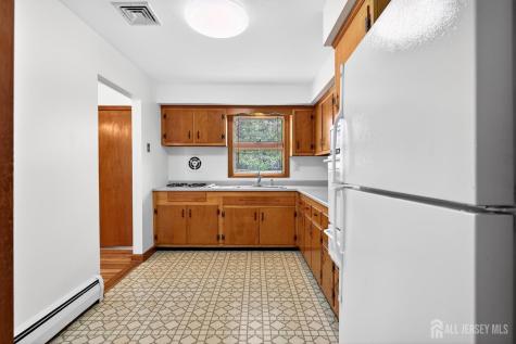 56 Whitman Street Carteret NJ 07008