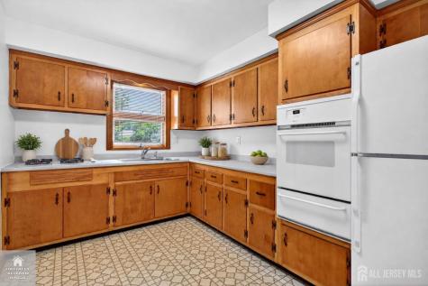 56 Whitman Street Carteret NJ 07008