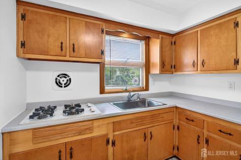 56 Whitman Street Carteret NJ 07008