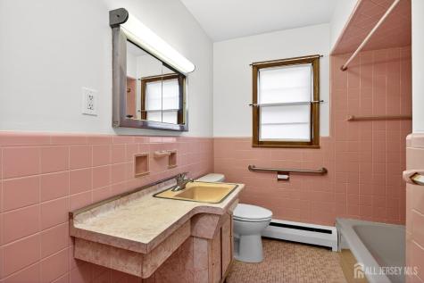 56 Whitman Street Carteret NJ 07008