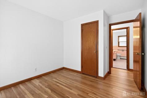 56 Whitman Street Carteret NJ 07008