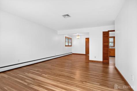 56 Whitman Street Carteret NJ 07008