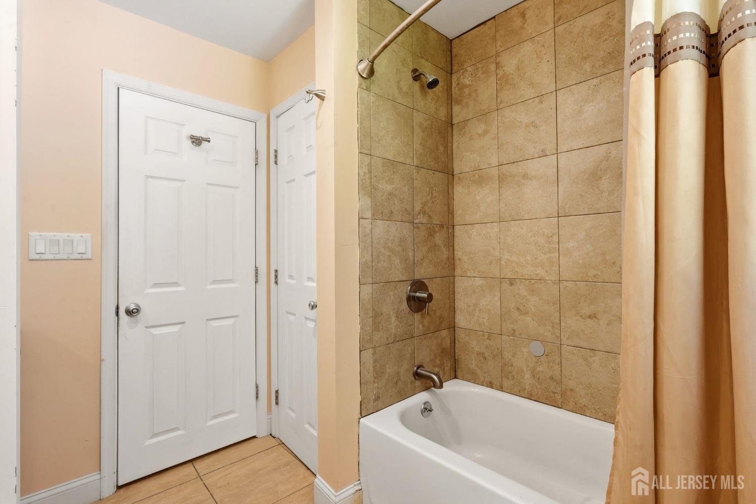 19 Tyndale Avenue Monroe NJ 08831