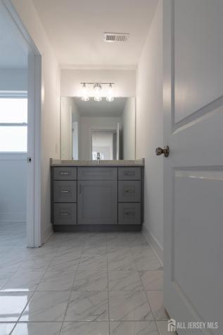 40 Ave I Monroe NJ 08831