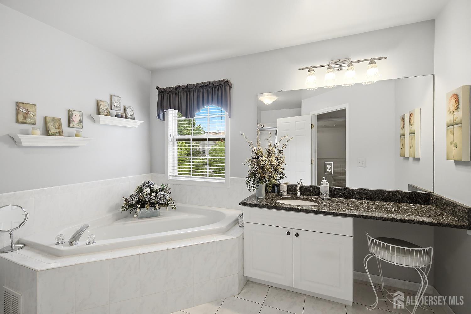 10 Wordsworth Court East Windsor NJ 08520