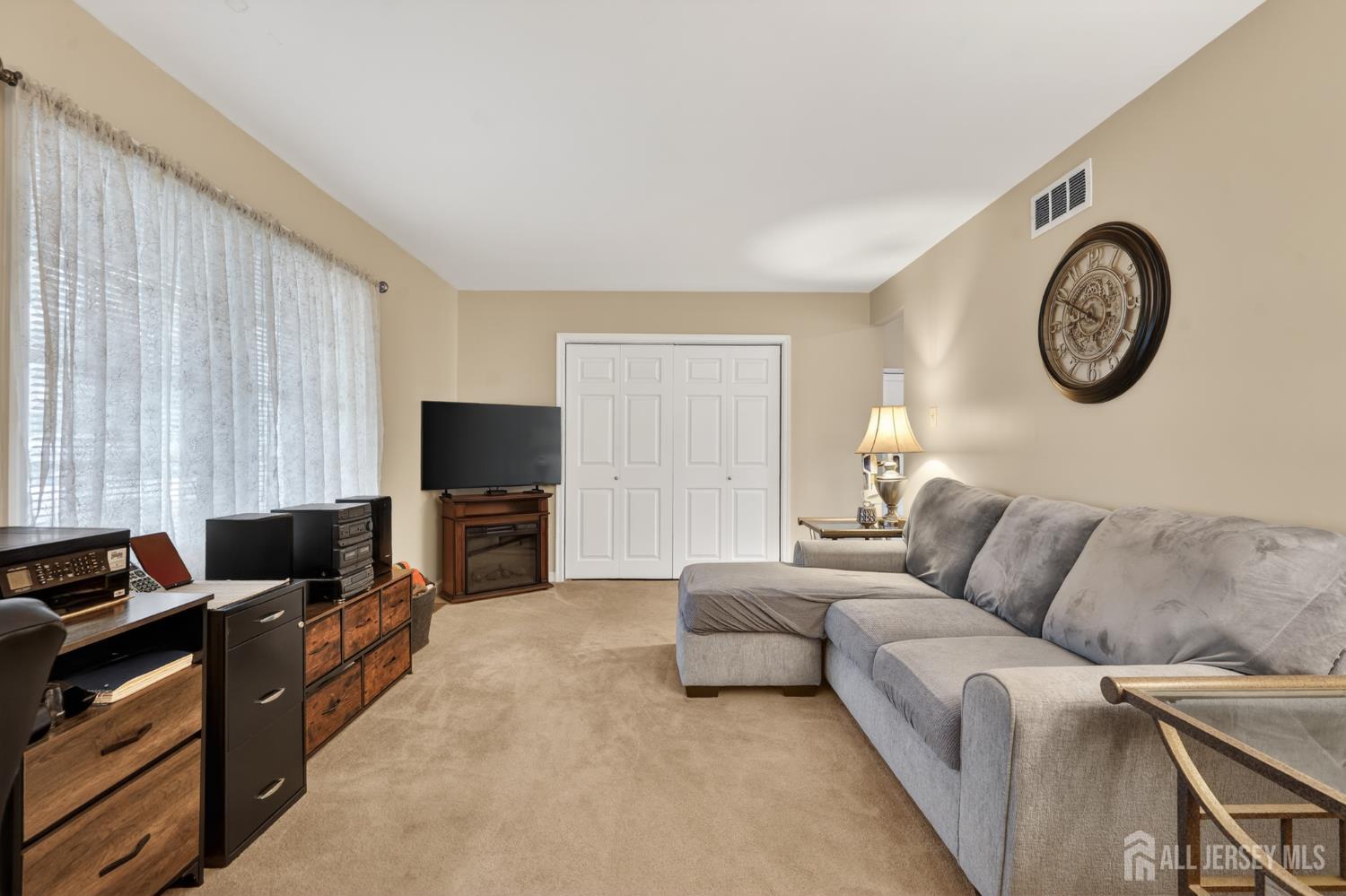 100 Coachman Drive Florence NJ 08505