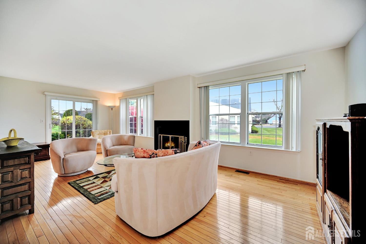 13 Benjamin Franklin Drive Monroe NJ 08831