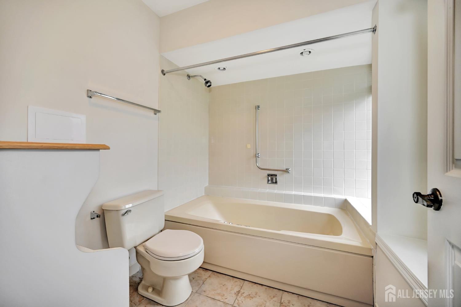 13 Benjamin Franklin Drive Monroe NJ 08831
