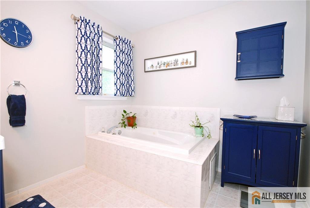 23 10th Street Monroe NJ 08831