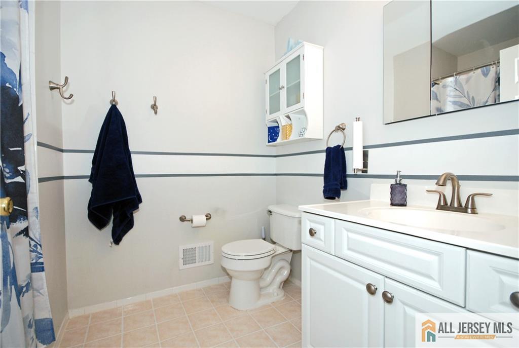 23 10th Street Monroe NJ 08831