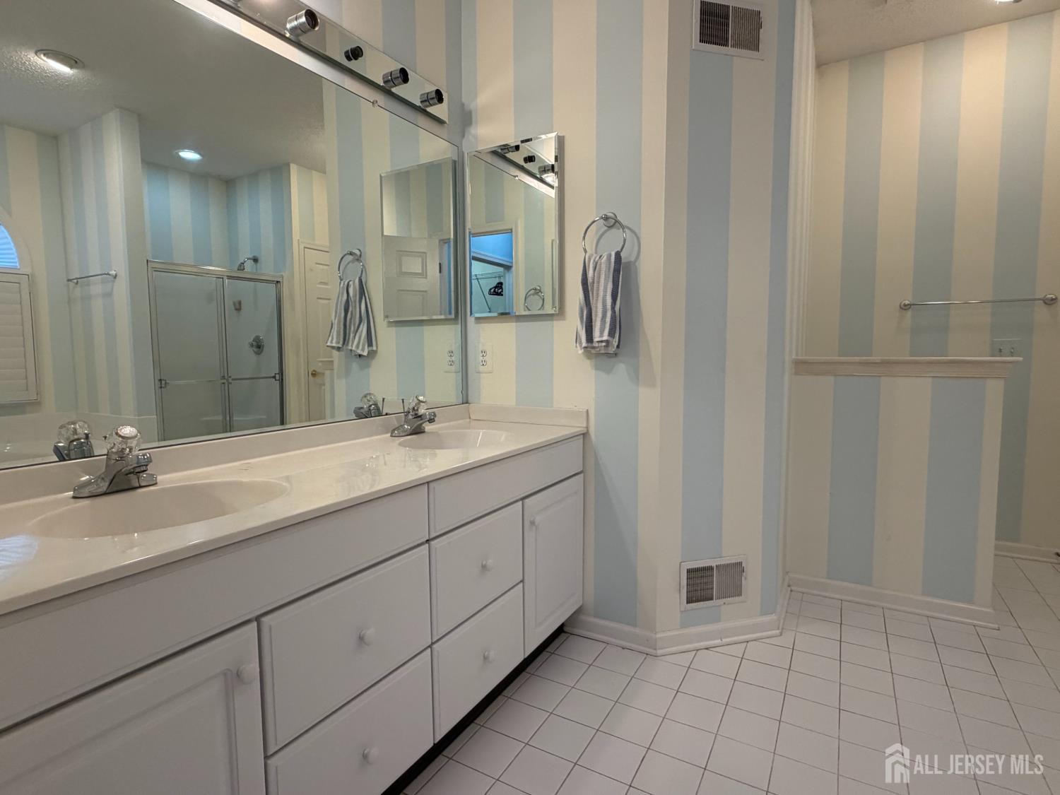 49 Dawson Lane Monroe NJ 08831