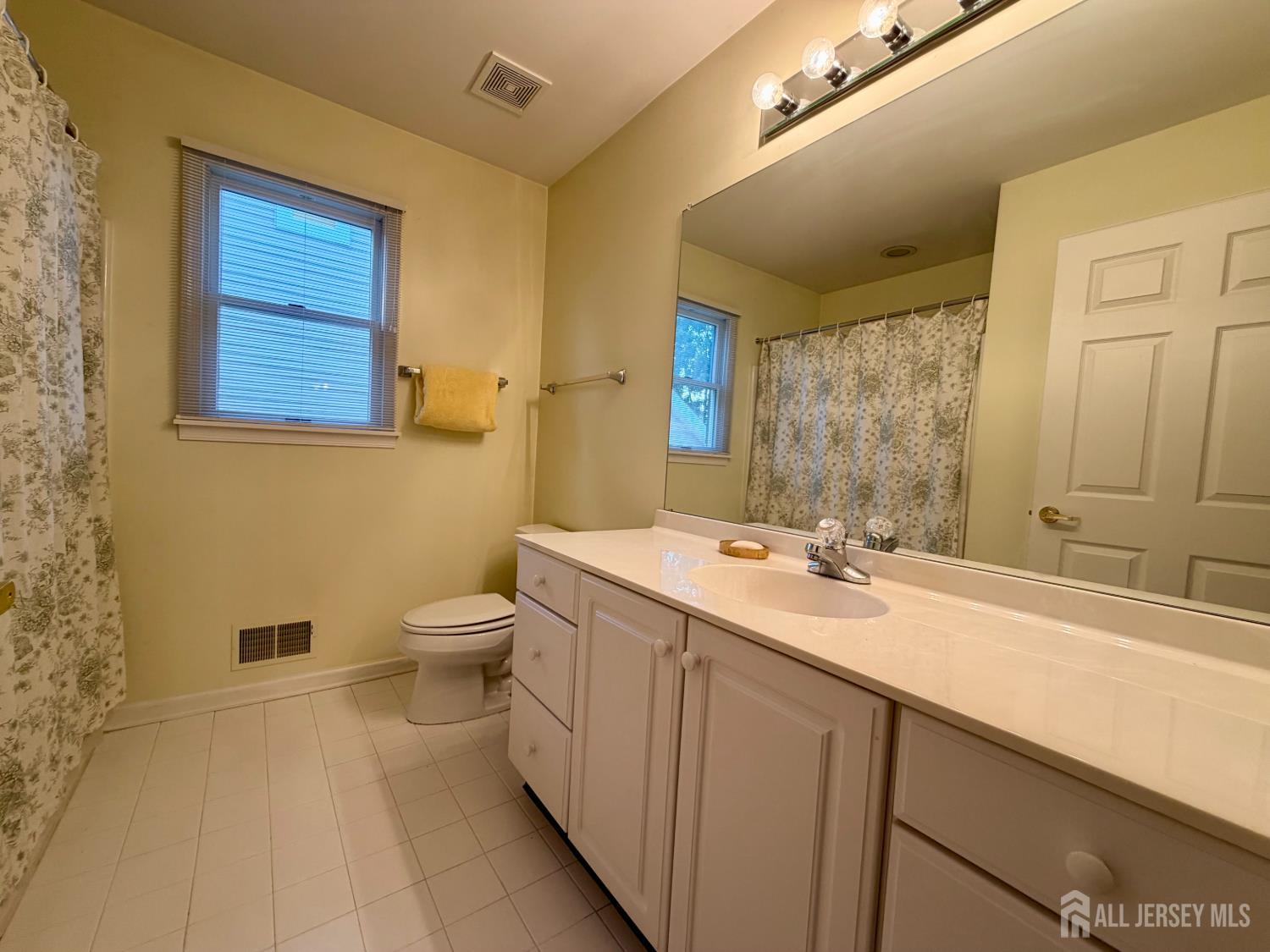 49 Dawson Lane Monroe NJ 08831
