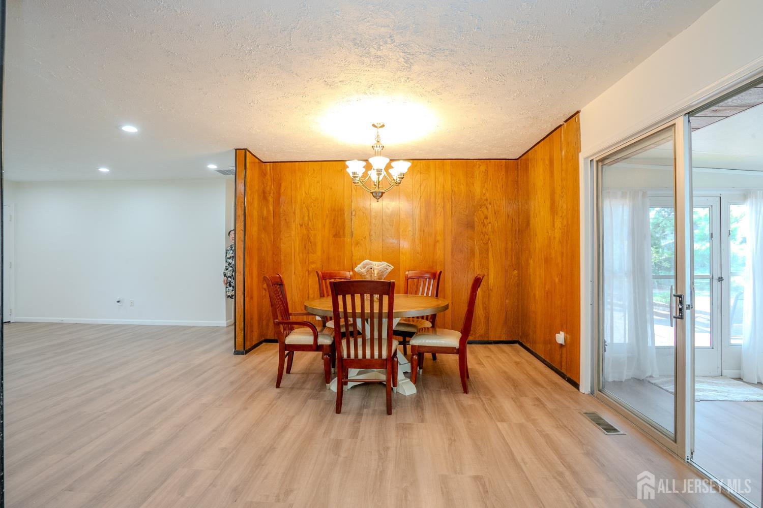 4 Hunterdon Avenue Monroe NJ 08831