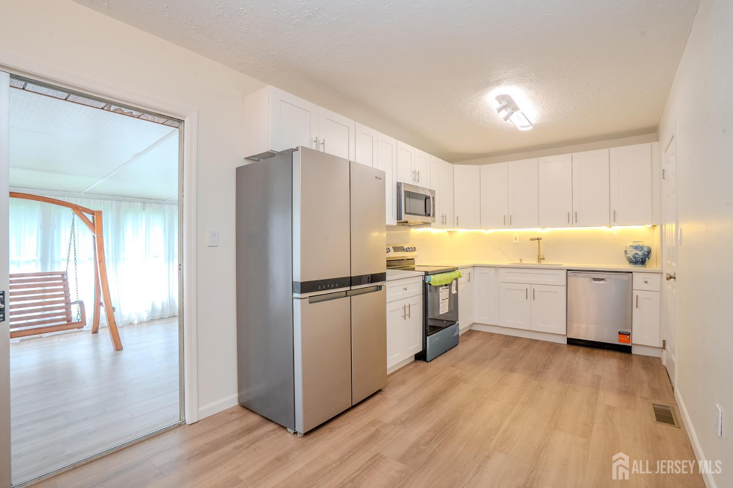 4 Hunterdon Avenue Monroe NJ 08831