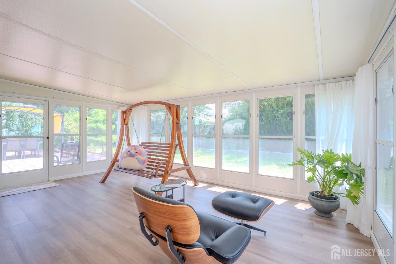 4 Hunterdon Avenue Monroe NJ 08831