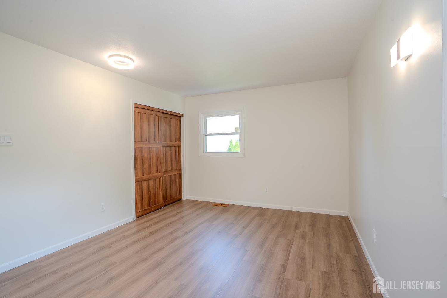 4 Hunterdon Avenue Monroe NJ 08831