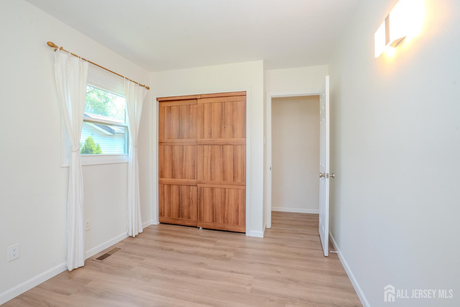 4 Hunterdon Avenue Monroe NJ 08831