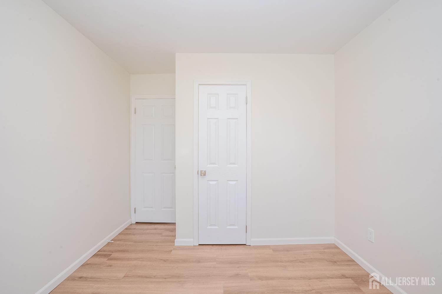 4 Hunterdon Avenue Monroe NJ 08831
