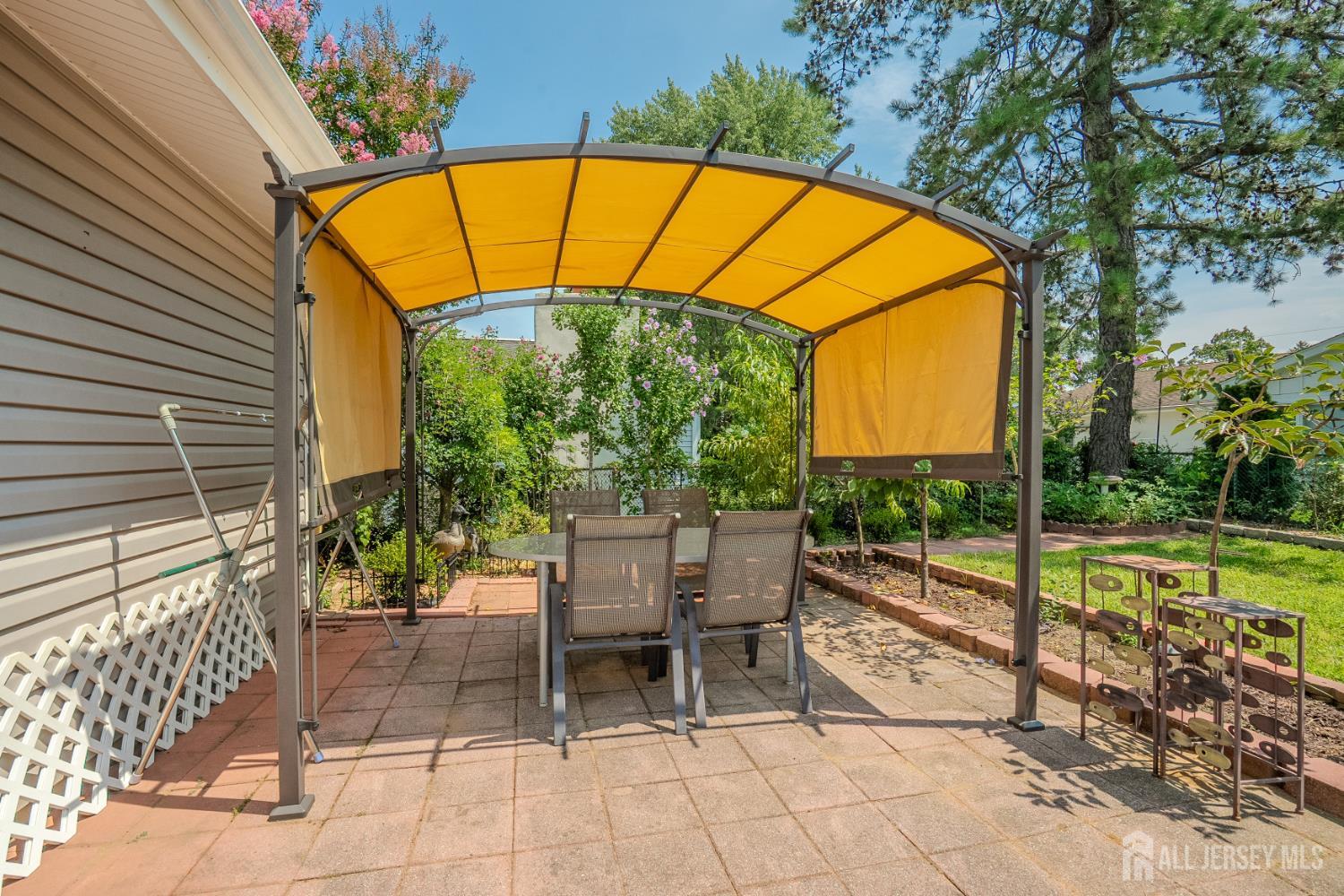 4 Hunterdon Avenue Monroe NJ 08831