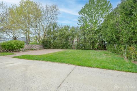 32 Lincoln Avenue Colonia NJ 07067