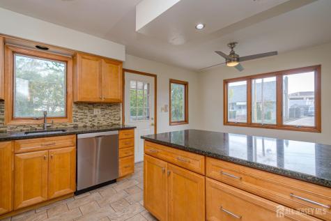 32 Lincoln Avenue Colonia NJ 07067