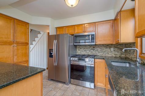 32 Lincoln Avenue Colonia NJ 07067
