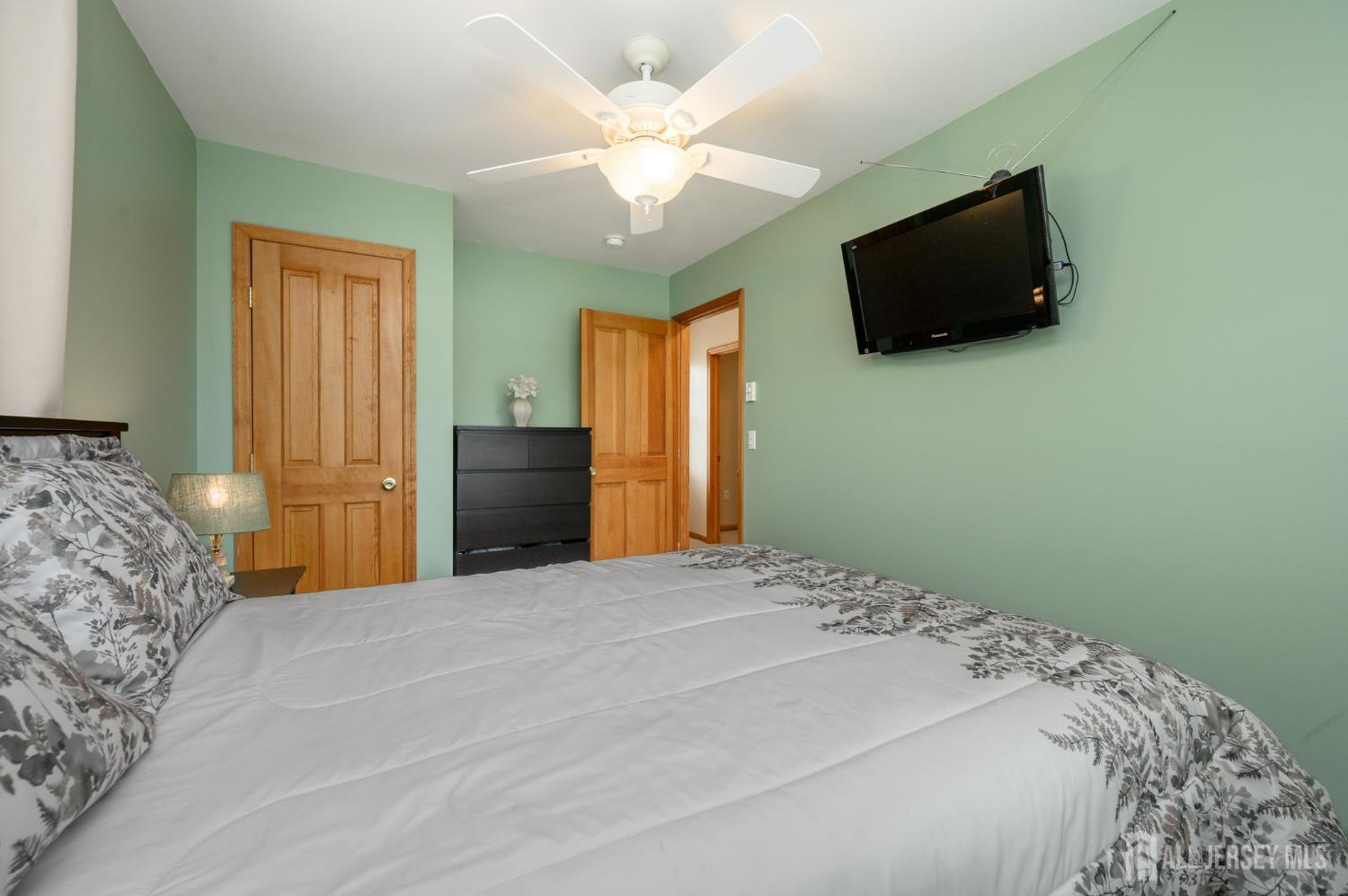 230 Jones Place Rahway NJ 07065