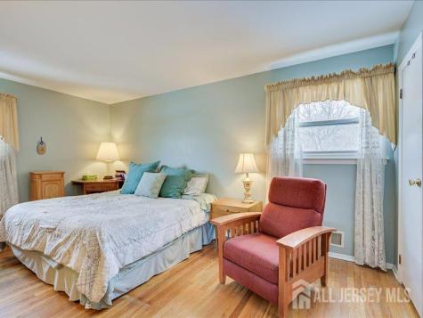 38 Karen Place Edison NJ 08817