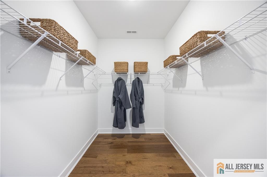 8 Galerie Court Monroe NJ 08831