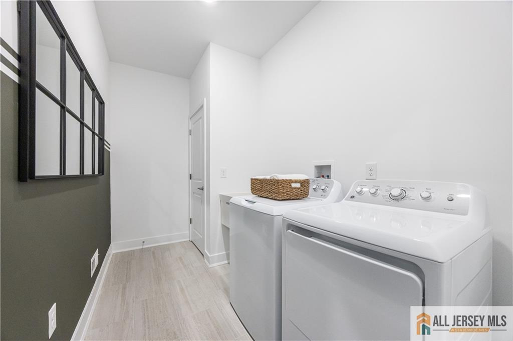 8 Galerie Court Monroe NJ 08831
