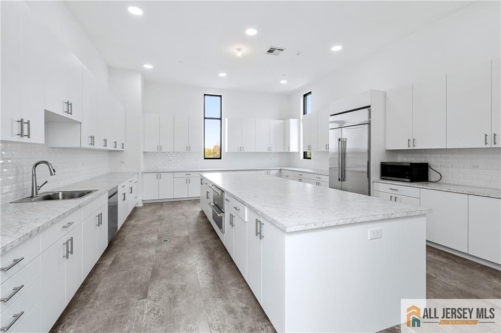 8 Galerie Court Monroe NJ 08831