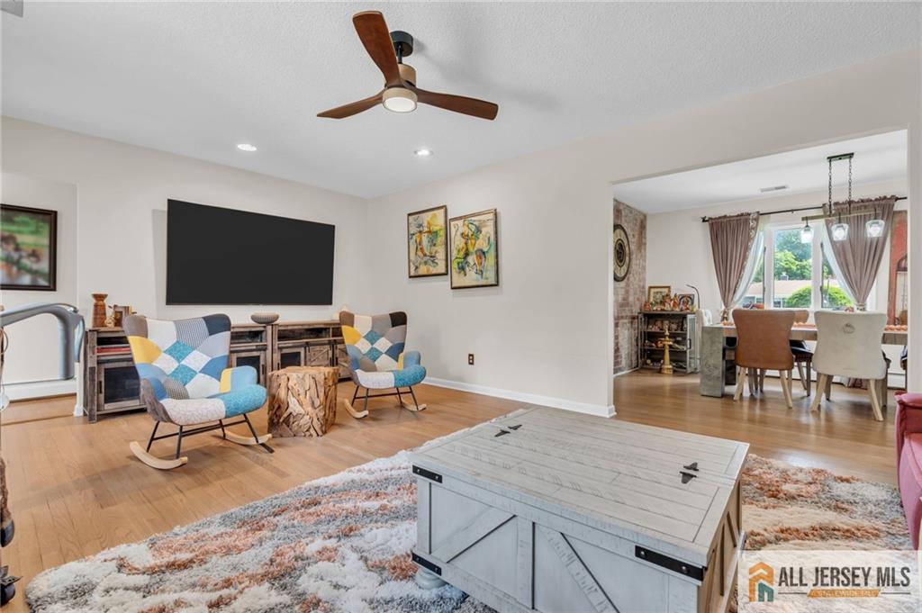 158 Hardenburg Lane East Brunswick NJ 08816