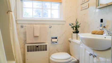 33 Lancaster Road Colonia NJ 07067