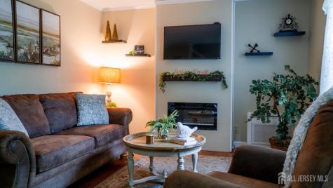33 Lancaster Road Colonia NJ 07067