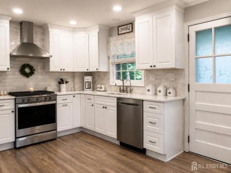 33 Lancaster Road Colonia NJ 07067